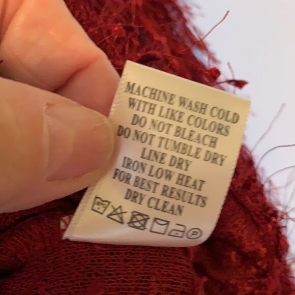 Very J small unique fully fringed sweater with elastic sleeves at cuff - Picture 5 of 7